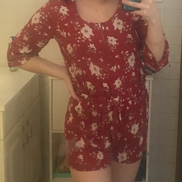 Rue21 Pants - NWOT Floral Red Romper
